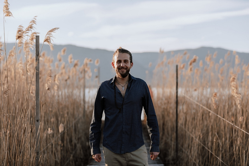 Initiateur du Vivant et Thérapeute Holistique